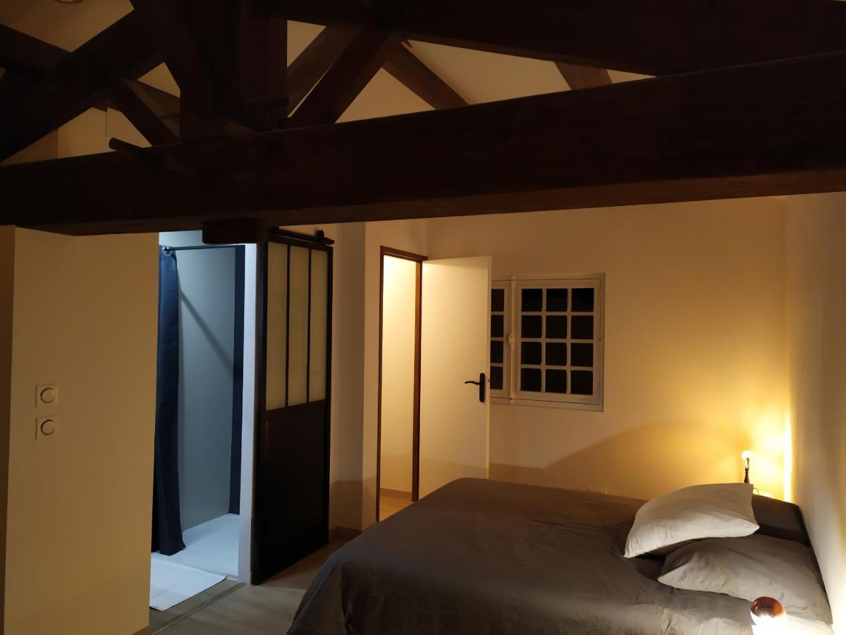 Les Gites Des Beaux Chenes Mortagne-sur-Sevre ภายนอก รูปภาพ
